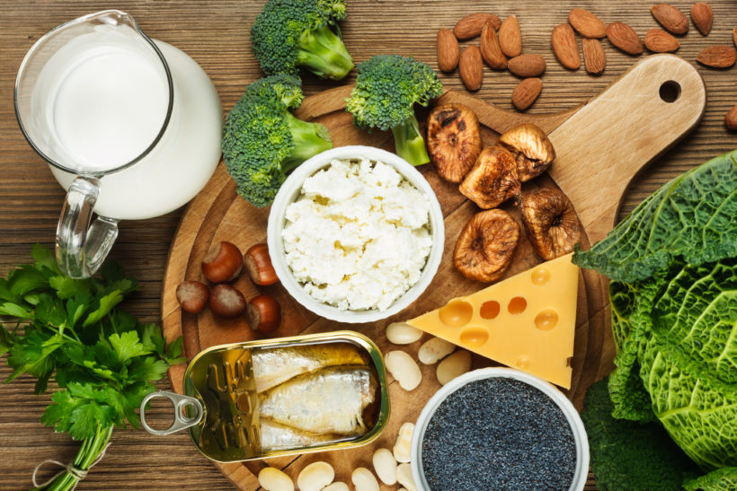 Vitaminas e alimentos que previnem a osteoporose 
